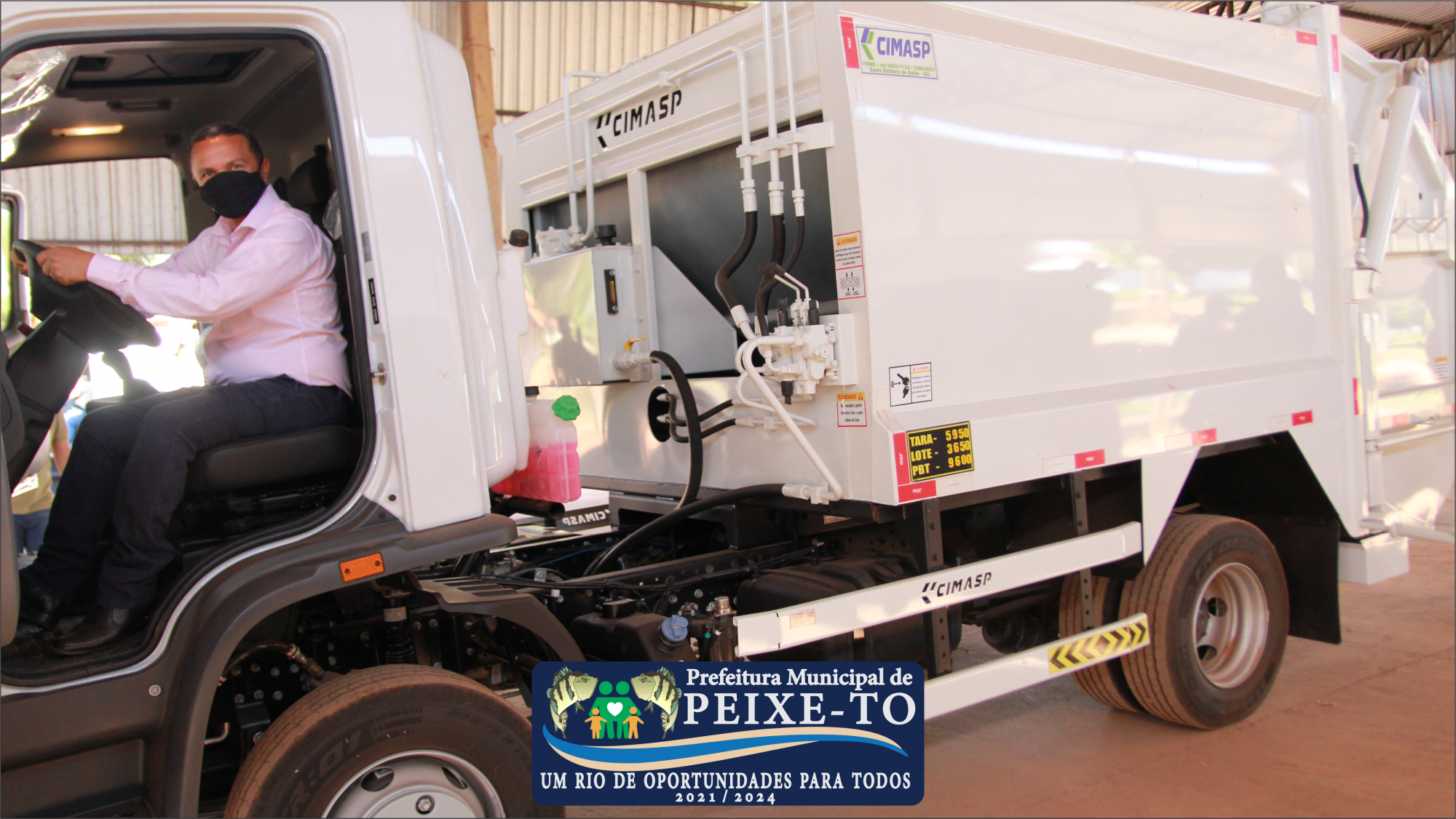 O MUNICÍPIO DE PEIXE É CONTEMPLADO COM UM CAMINHÃO COMPACTADOR DE LIXO
