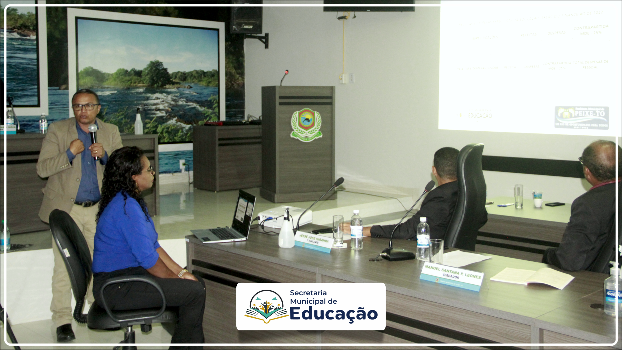 PREFEITO AUGUSTO CÉZAR AFIRMA QUE NÃO HÁ  DISPONIBILIDADE FINANCEIRA PARA CUMPRIMENTO DO PCCR.